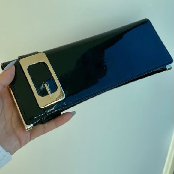 GUCCI G LOCK CLUTCH (AUTHENTIC) - Picture 3 of 7